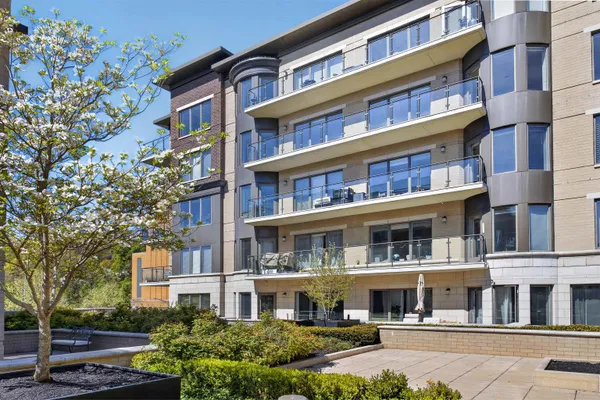 $8,100 | 100 Eton Row, Unit 502, Weehawken, NJ 07086