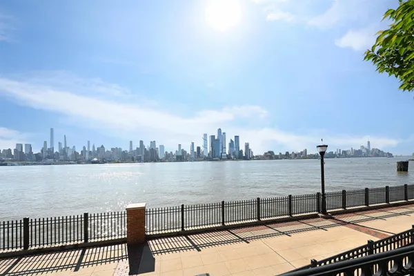 $8,100 | 100 Eton Row, Unit 502, Weehawken, NJ 07086