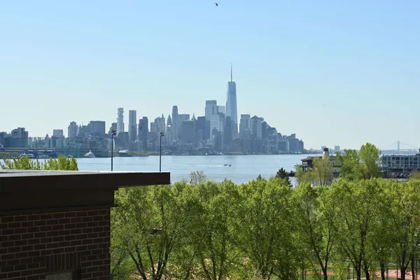 $8,100 | 100 Eton Row, Unit 502, Weehawken, NJ 07086