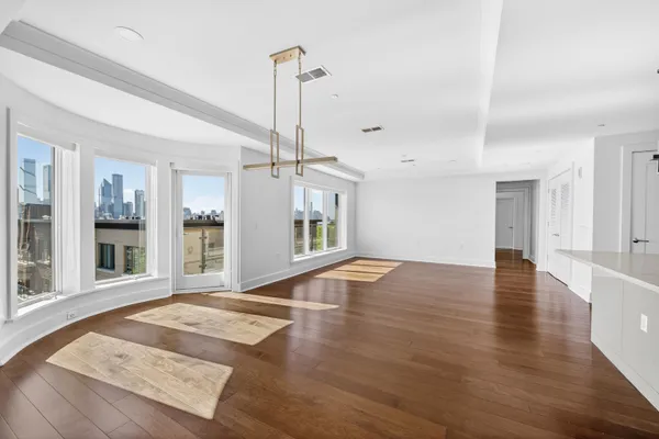 $8,100 | 100 Eton Row, Unit 502, Weehawken, NJ 07086