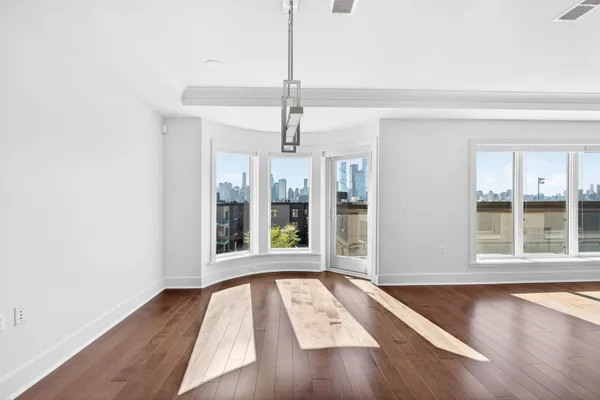 $8,100 | 100 Eton Row, Unit 502, Weehawken, NJ 07086