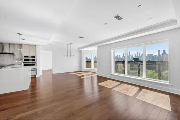 $8,100 | 100 Eton Row, Unit 502, Weehawken, NJ 07086