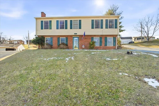 $319,950 | 716 Page Street, Salem, VA 24153