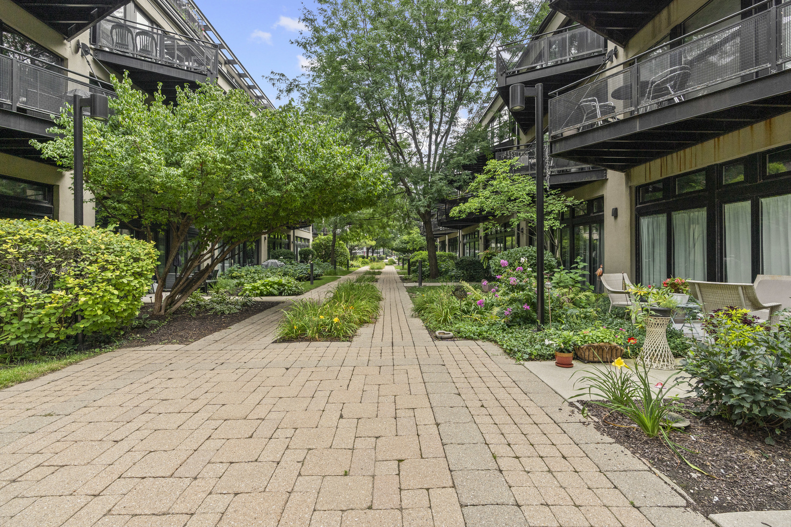 1070 West 15th Street, Unit 147 Chicago, IL 60608 - Photo 14 of 17 a view of a pathway with a pathway