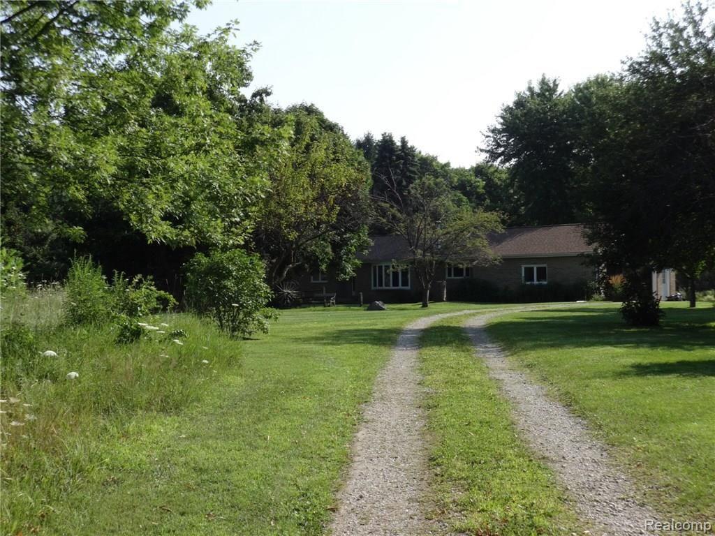 2705 Hubert Road Brighton, MI 48114 - Photo 20 of 20 image.jpg