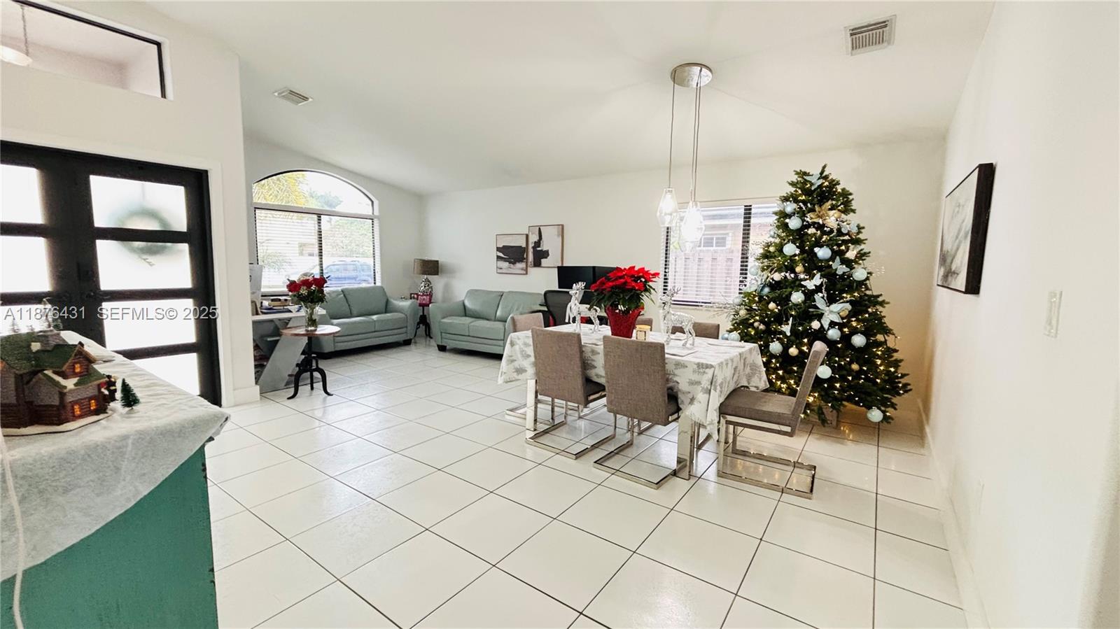 16605 Southwest 90th Street Miami, FL 33196 - Photo 2 of 35