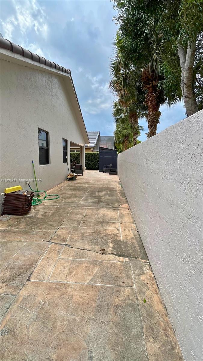 16605 Southwest 90th Street Miami, FL 33196 - Photo 32 of 35