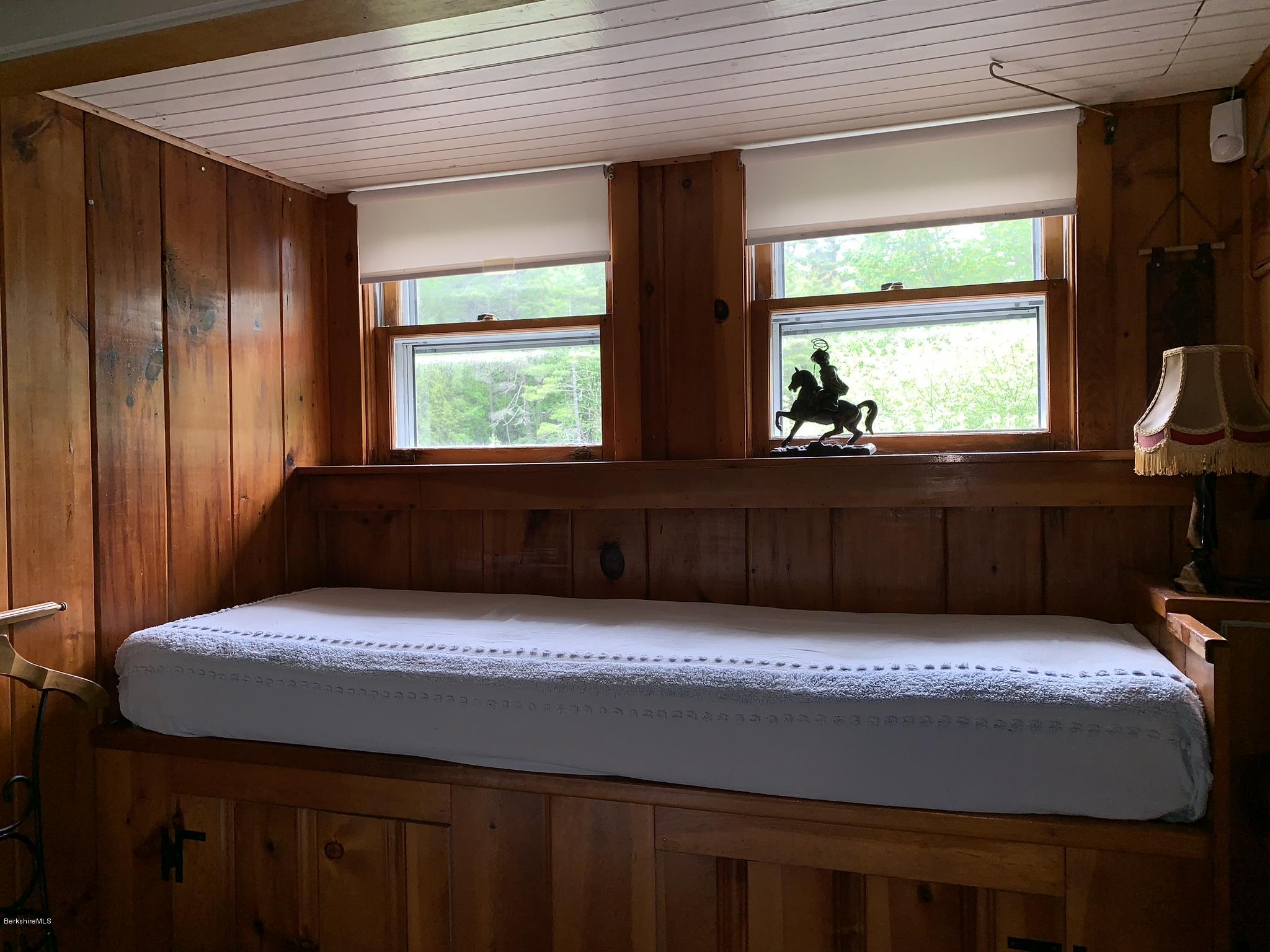 44 Rowe Road Egremont, MA 01230 - Photo 18 of 31 upper level daybed