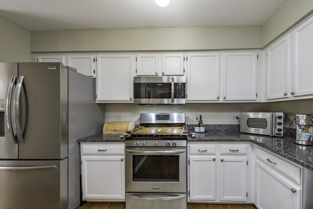 110 Lauralton Street Lake Bluff, IL 60044 - Photo 11 of 40