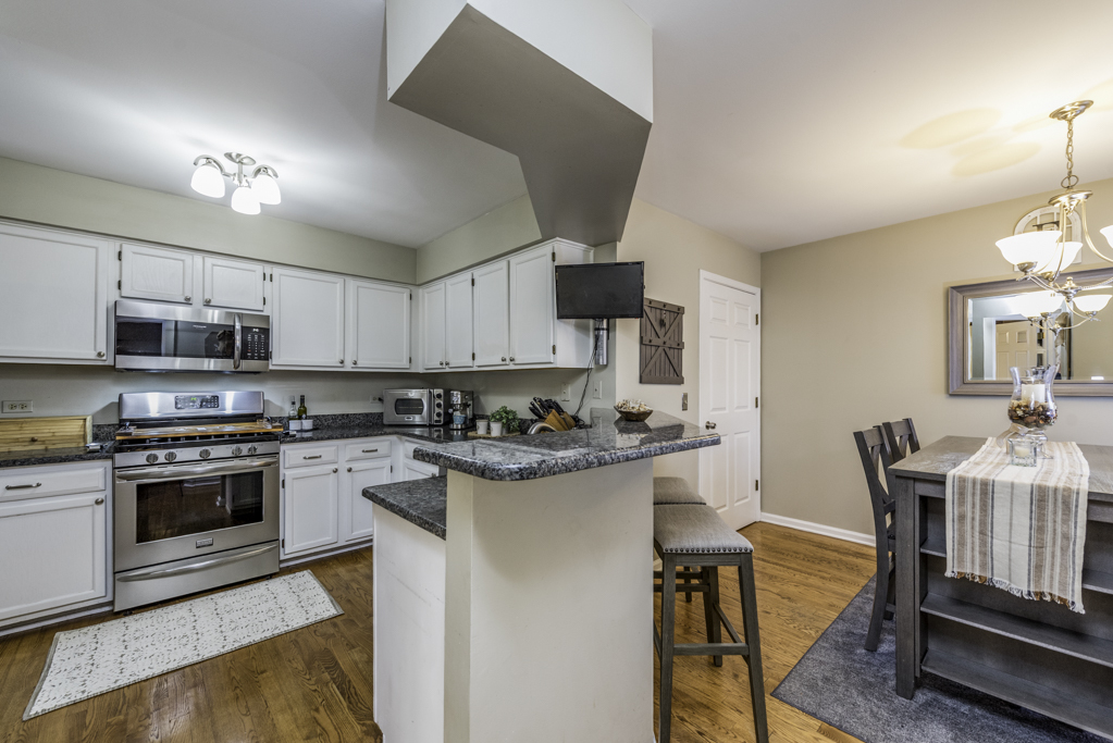 110 Lauralton Street Lake Bluff, IL 60044 - Photo 12 of 40