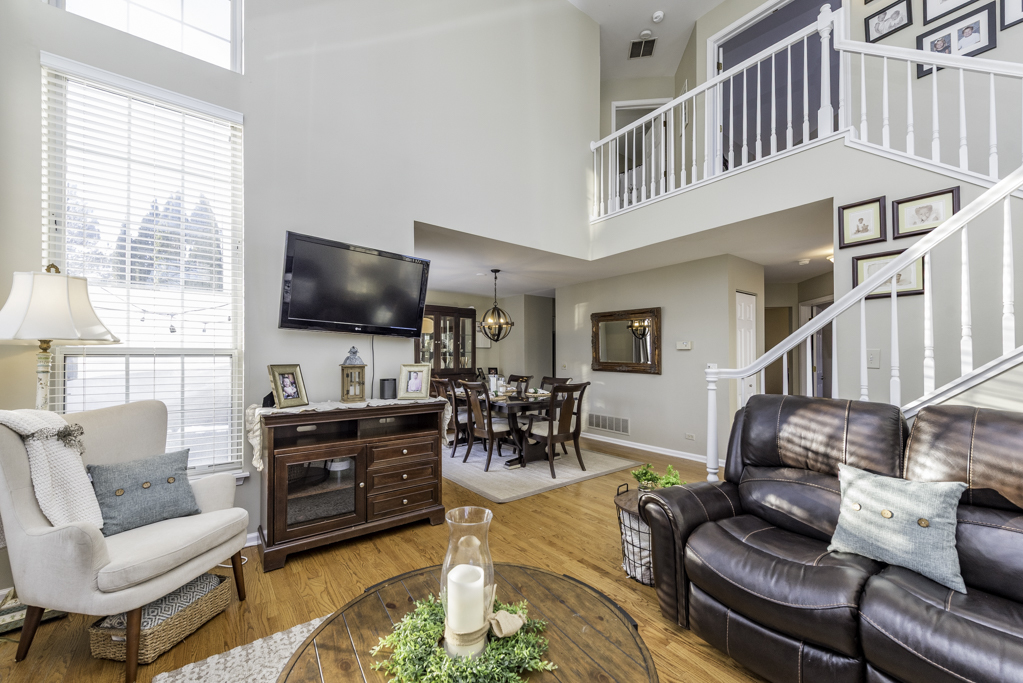 110 Lauralton Street Lake Bluff, IL 60044 - Photo 4 of 40