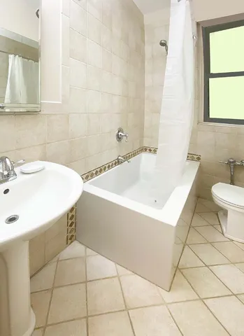 $279,900 | 3017 Riverdale Avenue, Unit 2J | Spuyten Duyvil