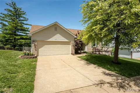 $375,000 | 1167 Winter Park Drive, Fenton, MO 63026