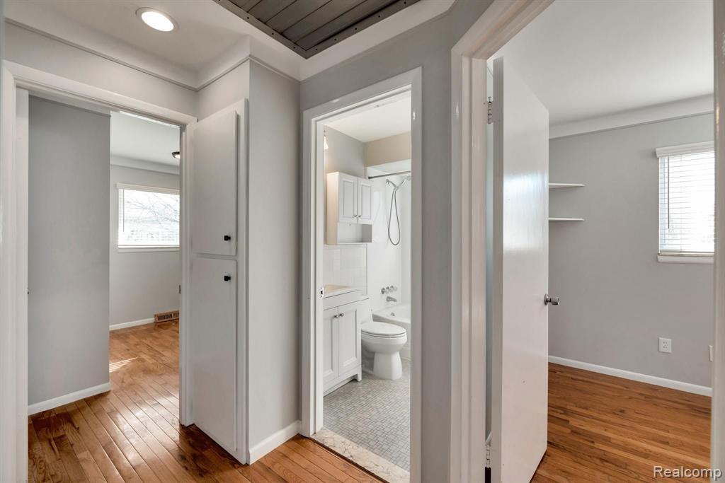 3809 Mark Orr Road Royal Oak, MI 48073 - Photo 13 of 30