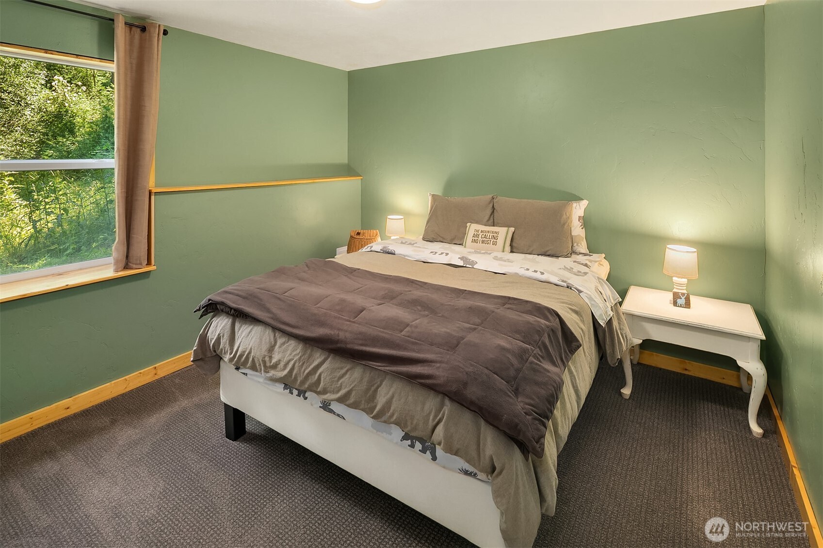 61 Tom And Nita Road Cle Elum, WA 98922 - Photo 11 of 27 a bedroom with a bed and window