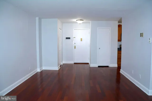 $214,999 | 5340 Holmes Run Parkway, Unit 101, Alexandria, VA 22304