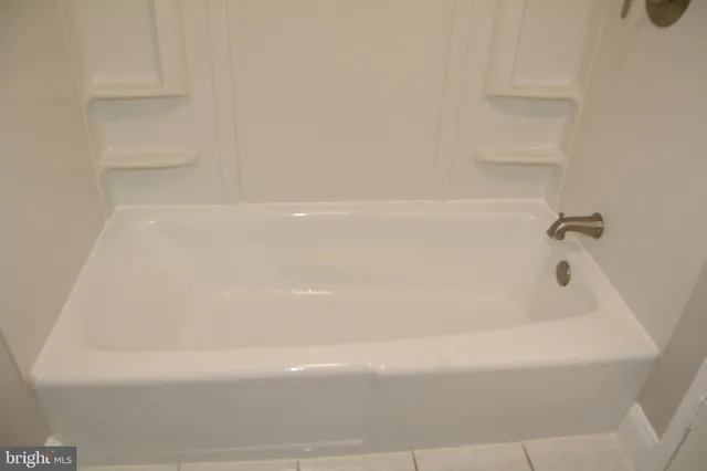 $214,999 | 5340 Holmes Run Parkway, Unit 101, Alexandria, VA 22304