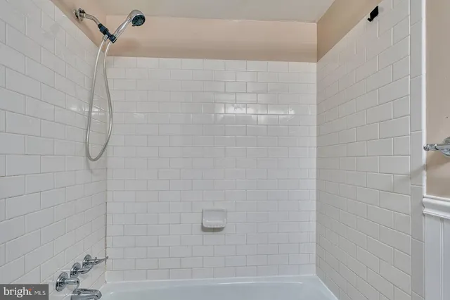 $214,999 | 5340 Holmes Run Parkway, Unit 101, Alexandria, VA 22304