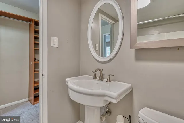 $214,999 | 5340 Holmes Run Parkway, Unit 101, Alexandria, VA 22304