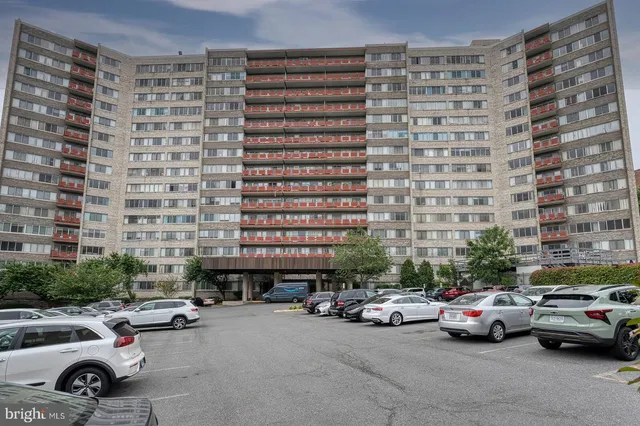 $214,999 | 5340 Holmes Run Parkway, Unit 101, Alexandria, VA 22304