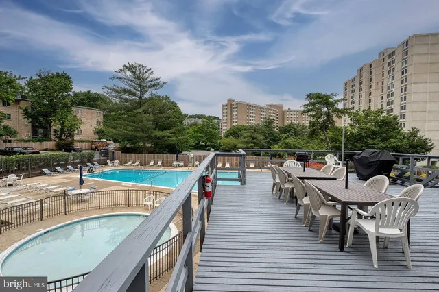 $214,999 | 5340 Holmes Run Parkway, Unit 101, Alexandria, VA 22304