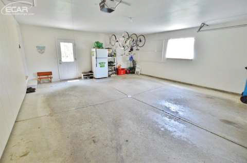7047 Calkins Road Flint, MI 48532 - Photo 34 of 42 20444203-34.JPG