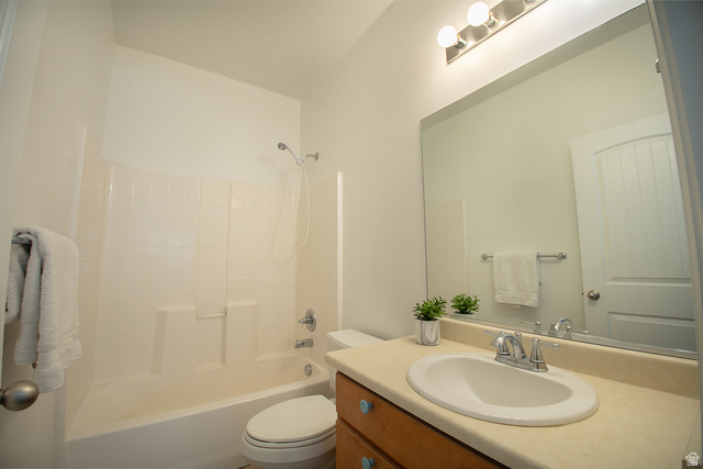 3365 Falcon Way Layton, UT 84040 - Photo 13 of 27 Primary Bathroom