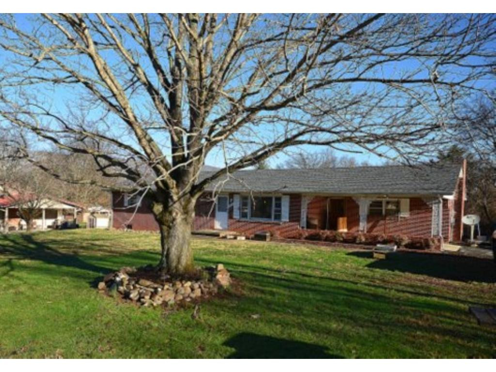 827 9th Street Erwin, TN 37650 - Photo 1 of 36 Photo 1
