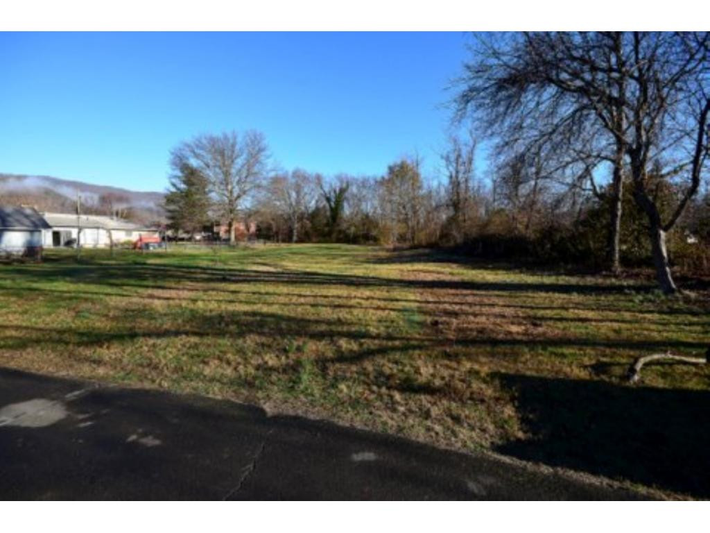 827 9th Street Erwin, TN 37650 - Photo 31 of 36 Photo 31
