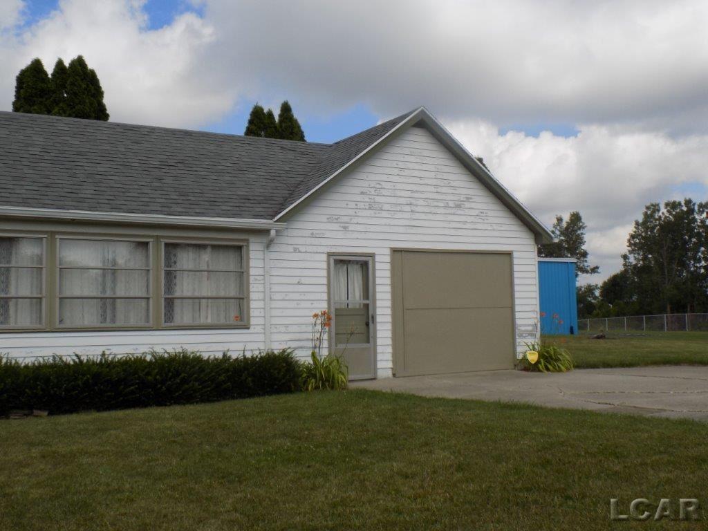 2206 West Beecher Road Adrian, MI 49221 - Photo 4 of 26 31330002-3.JPG