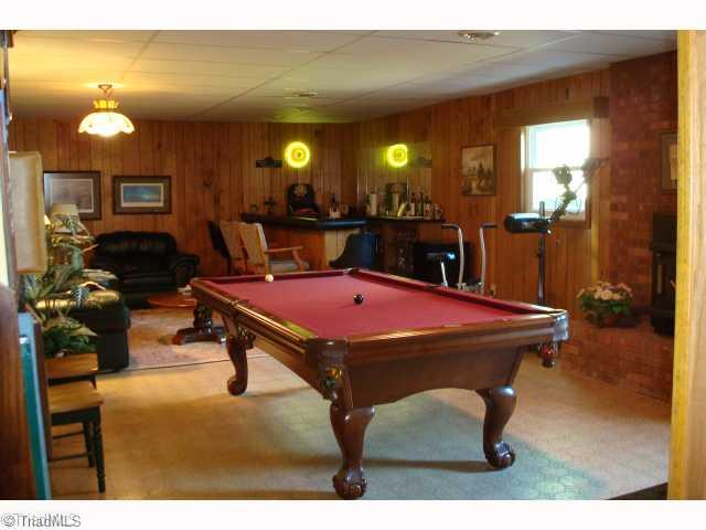 1505 Cardiff Lane High Point, NC 27265 - Photo 6 of 13 Den/Family/Great Room. Family room W/bar in bsm t