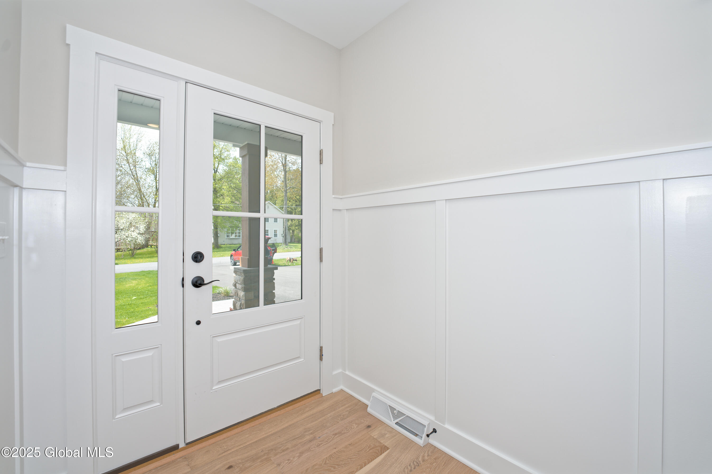 2802 Phillips Road East Greenbush, NY 12033 - Photo 4 of 32 Foyer