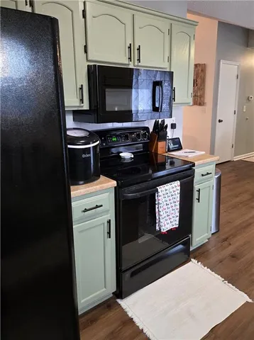 $300,000 | 708 Parma Way, Gardner, KS 66030