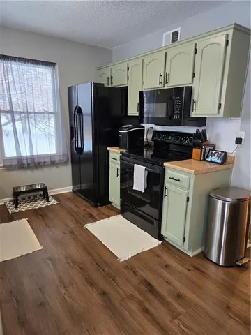 $300,000 | 708 Parma Way, Gardner, KS 66030