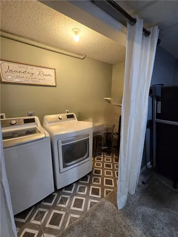 $300,000 | 708 Parma Way, Gardner, KS 66030