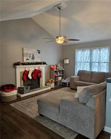 $300,000 | 708 Parma Way, Gardner, KS 66030