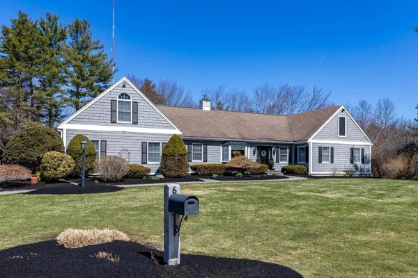 $1,250,000 | 6 Isaac Lucas Circle, Dover, NH 03820