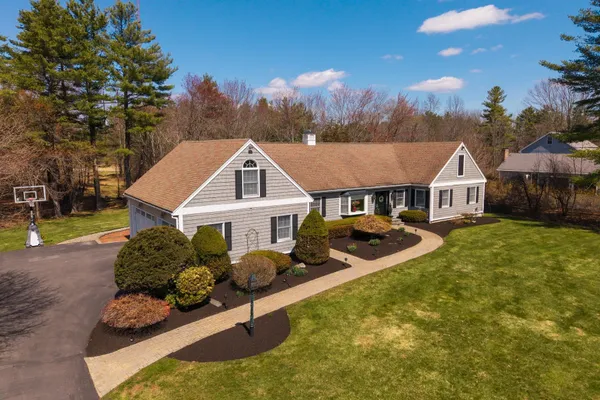 $1,195,000 | 6 Isaac Lucas Circle, Dover, NH 03820