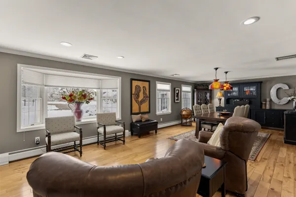 $1,250,000 | 6 Isaac Lucas Circle, Dover, NH 03820