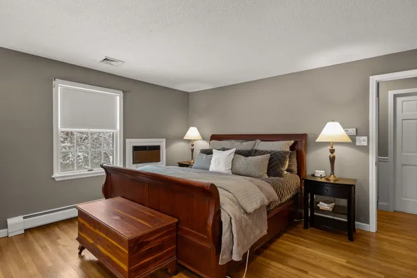 $1,250,000 | 6 Isaac Lucas Circle, Dover, NH 03820