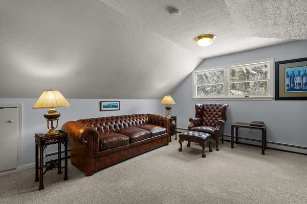 $1,250,000 | 6 Isaac Lucas Circle, Dover, NH 03820