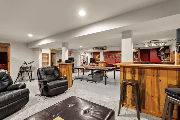 $1,250,000 | 6 Isaac Lucas Circle, Dover, NH 03820