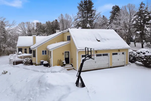 $1,250,000 | 6 Isaac Lucas Circle, Dover, NH 03820