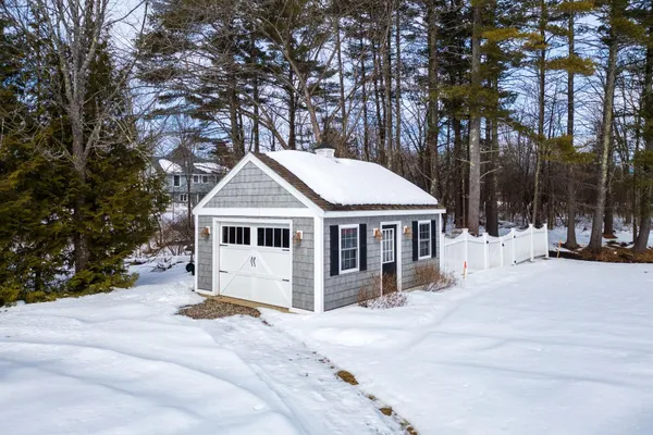 $1,250,000 | 6 Isaac Lucas Circle, Dover, NH 03820