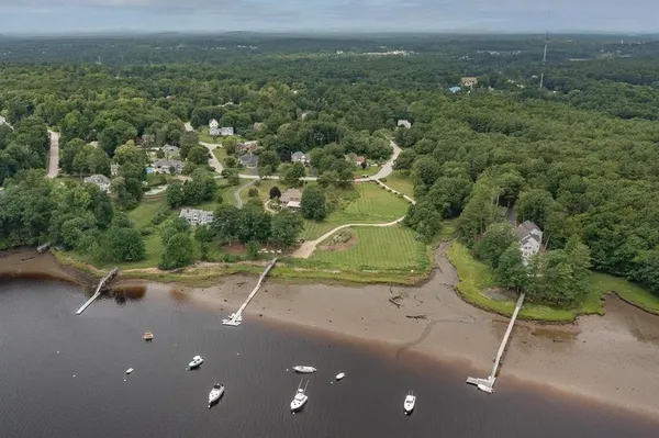 $1,250,000 | 6 Isaac Lucas Circle, Dover, NH 03820