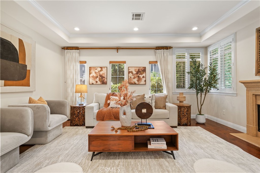 2438 Oneida Street, Unit D Pasadena, CA 91107 - Photo 1 of 45