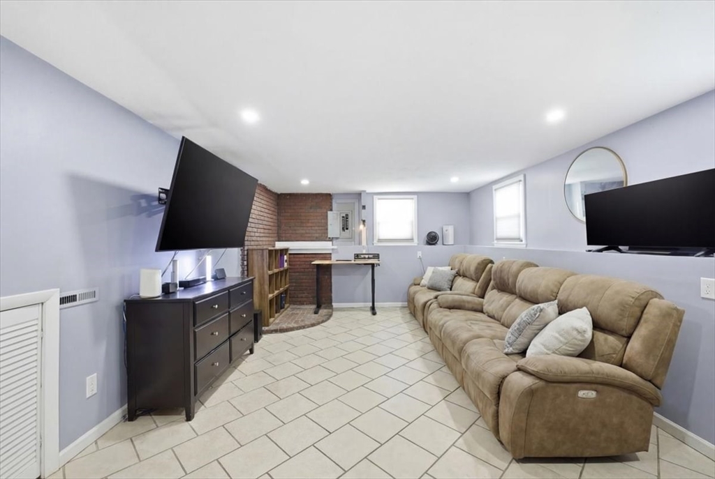 68 Beech Street Bridgewater, MA 02324 - Photo 13 of 24