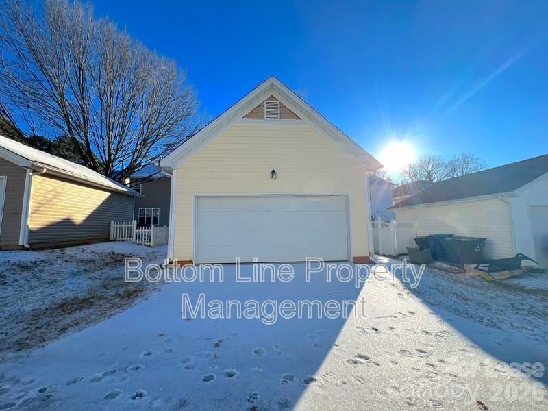 9737 Tidal Court Huntersville, NC 28078 - Photo 18 of 21 a view of a livingroom with furniture and floor to ceiling window