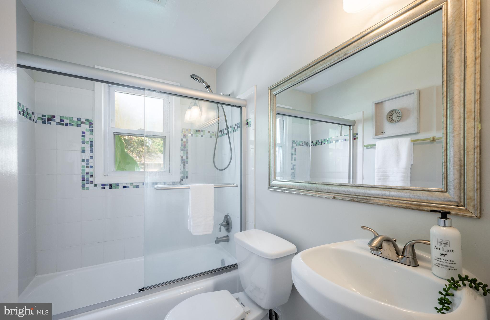 5207 Edgewood Road College Park, MD 20740 - Photo 18 of 41 Main level bathroom