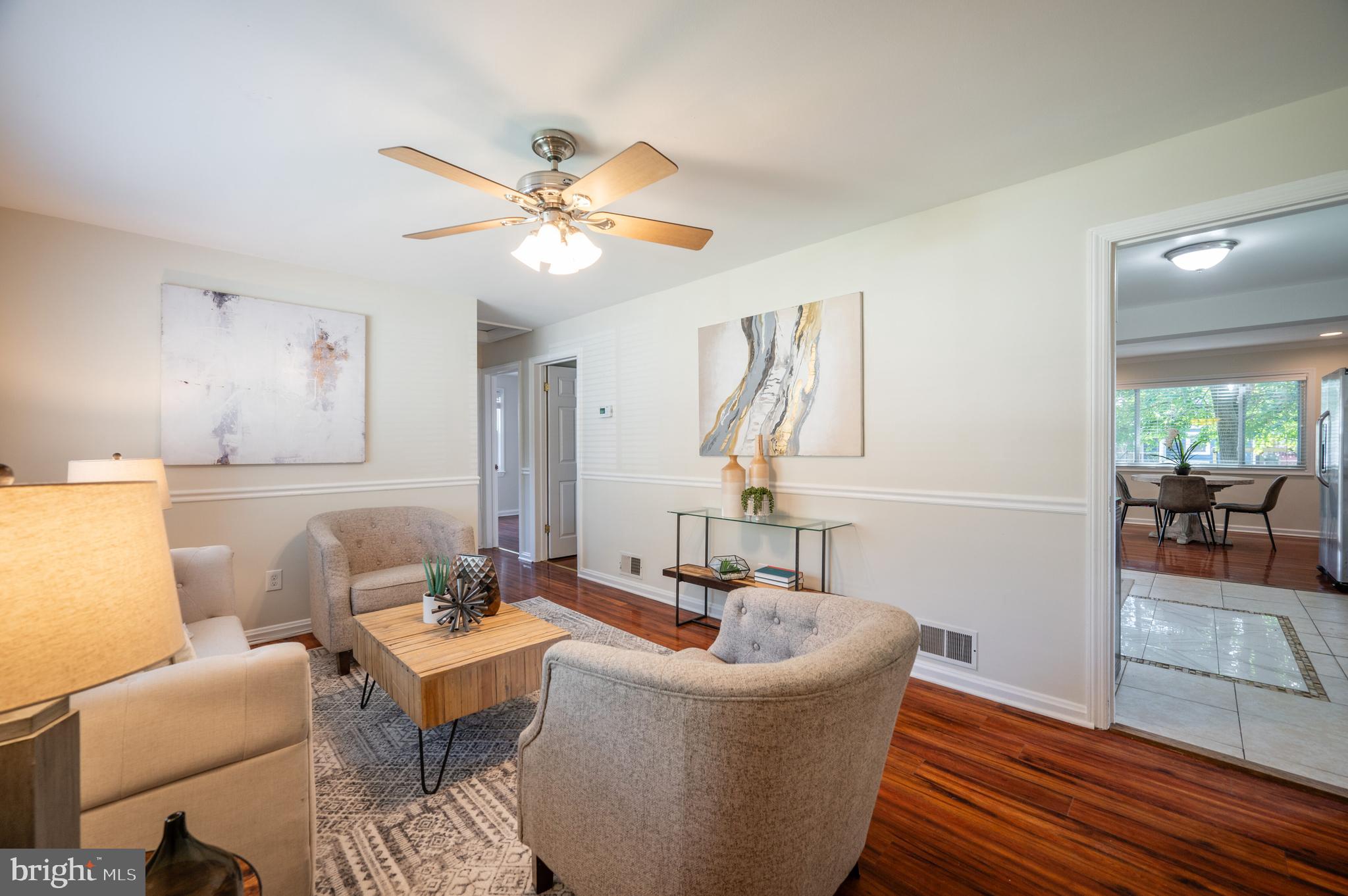 5207 Edgewood Road College Park, MD 20740 - Photo 4 of 41 Living room